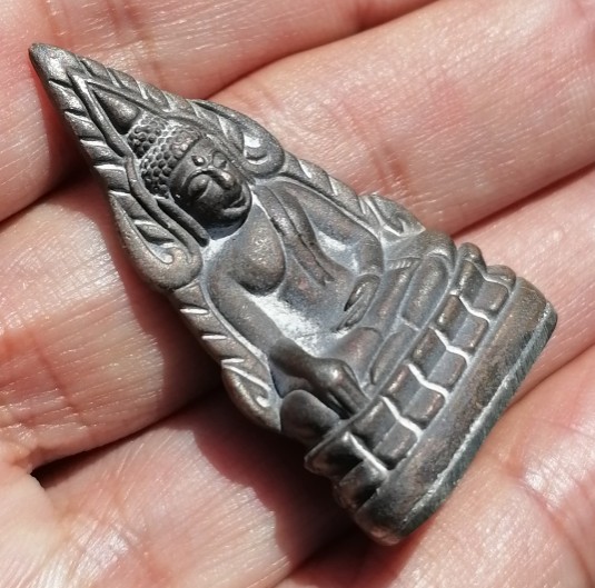 พระพุทธชินราชหล่อโบราณ ญสส. 87 พรรษา เนื้อนวโลหะก้นเงิน วัดบวรนิเวศวิหาร ปี 2543 เคาะเดียว     