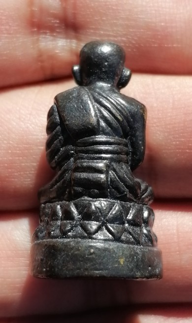 หลวงปู่ทวด รูปหล่อพิมพ์บัวรอบ ตอกโค๊ดใต้ฐาน วัดในหาน จ.ภูเก็ต ปี 2536 เคาะเดียว