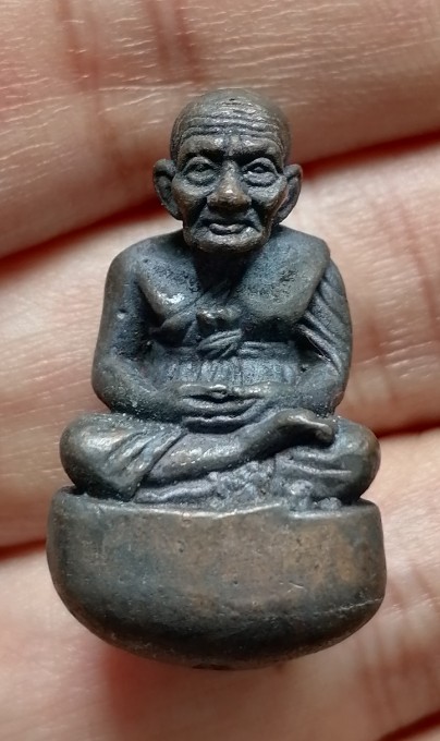 หลวงปู่ทวด รูปหล่อพิมพ์เเบ้าทุบ ตอกโค๊ดใต้ฐาน วัดในหาน จ.ภูเก็ต ปี 2536 เคาะเดียว