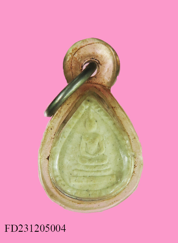 สมเด็จเม็ดแตง หลวงพ่อเกษม เขมโก 