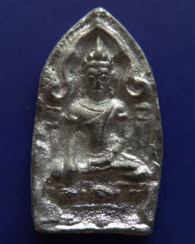 7.พระยอดขุนพลหล่อพิมพ์อยุธยา หลวงพ่อฑูรย์ วัดโพธินิมิตร เนื้อชิน พ.ศ. 2527 สูง 5 ซ.ม. สร้างจากเนื้อ