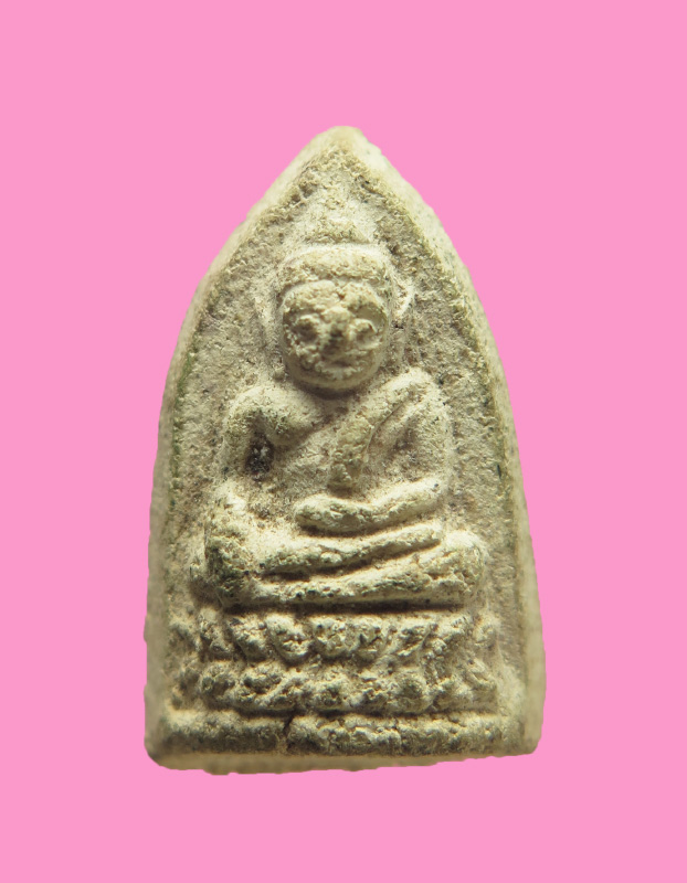 พระชัยวัฒน์ครึ่งซีก พิมพ์วัดแหลมฟ้าผ่า ท่านเจ้าคุณศรีฯ(สนธิ์) วัดสุทัศน์ฯ