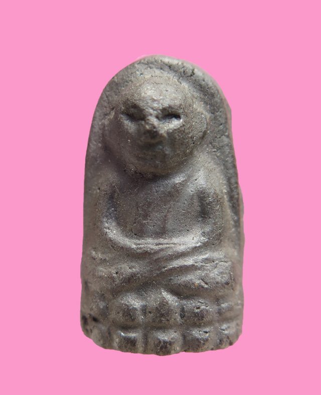 หลวงปู่ทวด เนื้อว่าน เศียรกลมโต