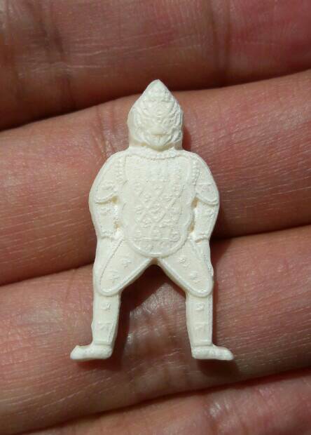 หุ่นพยนต์ หลวงพ่อเมียน กลฺยาโณ รุ่นเมียนทรัพย์ เมียนสุข วัดบ้านจะเนียง จ.บุรีรัมย์ เคาะเดียว