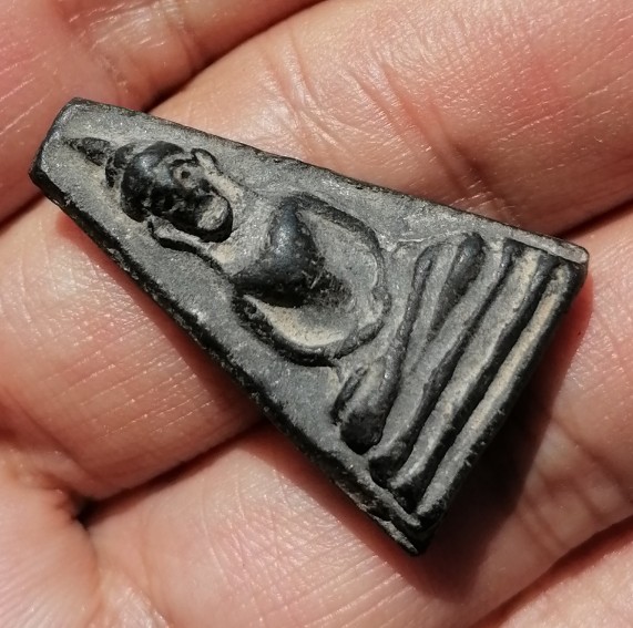 พระผงสุพรรณจงอางศึก อู่ทองจงอางศึก(มุ่ย ถิร โพธิ์ โต๊ะ เงิน และคณาจารย์เกือบ 60 รูป) เคาะเดียว(48)