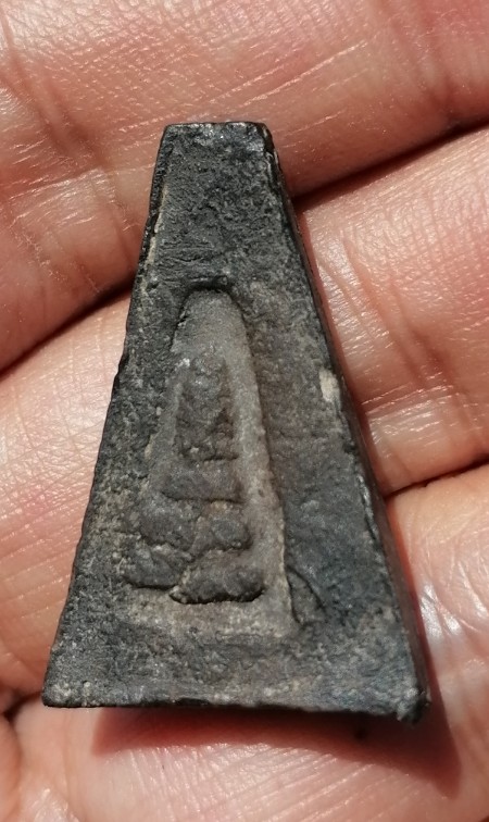 พระผงสุพรรณจงอางศึก อู่ทองจงอางศึก(มุ่ย ถิร โพธิ์ โต๊ะ เงิน และคณาจารย์เกือบ 60 รูป) เคาะเดียว(48)