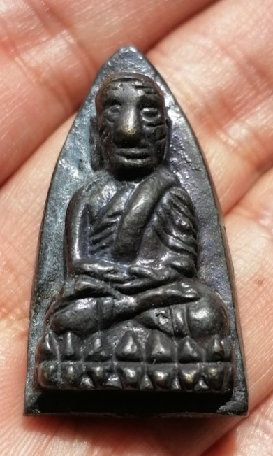 หลวงพ่อทวด พิมพ์เตารีด วัดในหาน เนื้อนวะโลหะ นะ 9 โค๊ด 2 ในหาน 1 กรรมการ จ.ภูเก็ต ปี 2536 เคาะเดียว