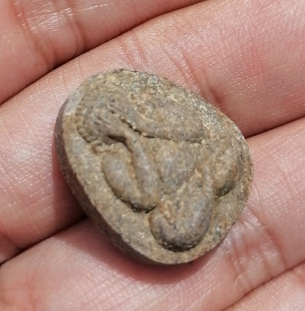 พระปิดตาหลวงปู่โต๊ะ เนื้อผงใบลานแก่น้ำมันตังอิ้ว แช่น้ำมนต์ นำฤกษ์ วัดบวรนิเวศ ปี​ 2523 เคาะเดียว