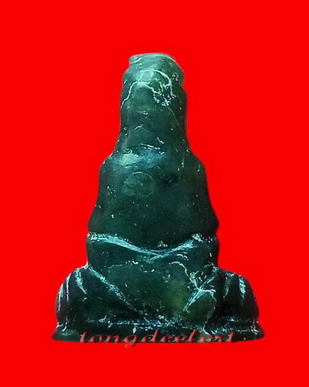 เจ้าแม่กวนอิม หลวงพ่อวิริยังค์ วัดธรรมมงคล เนื้อหยกแกะ สวยมากค่ะ