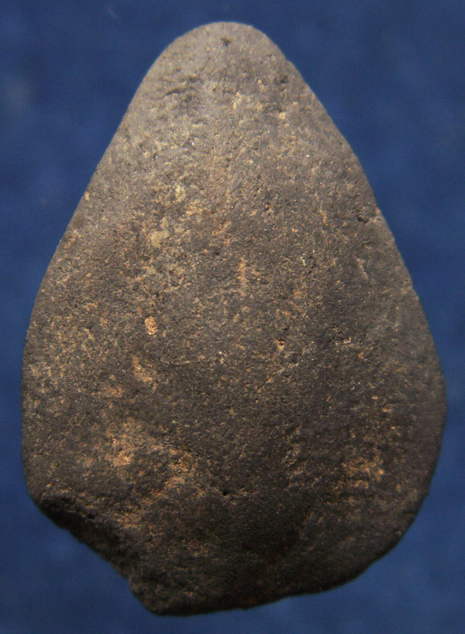 พระสังกัจจายน์เนื้อดิน กรุน้ำมนต์ จ.สุโขทัย สูง 2 ซ.ม.