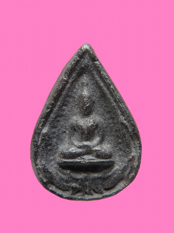 พระกลีบบัว เนื้อผงดำ