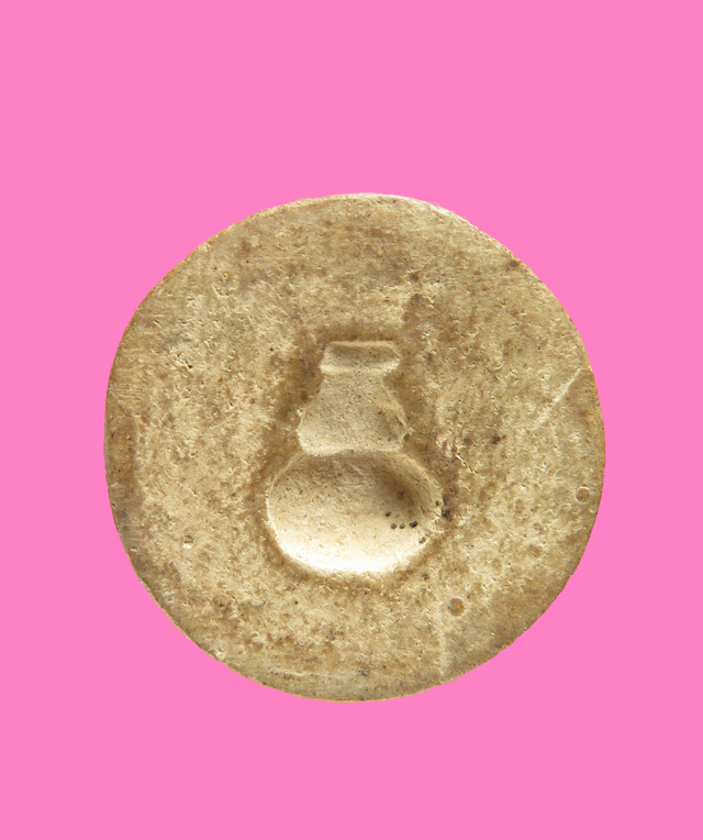 พระปิดตา พิมพ์จันทร์ลอย หลังกดน้ำเต้า