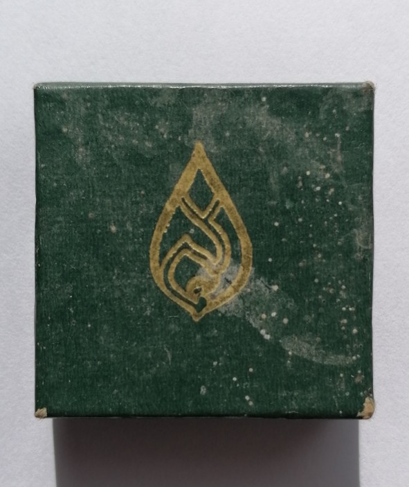 เหรัยญดอกบัวแพทย์อาสา​ สมเด็จย่า​ หลังลายพระหัตถ์​ กล่องเดิมๆ​ เคาะเดียว     