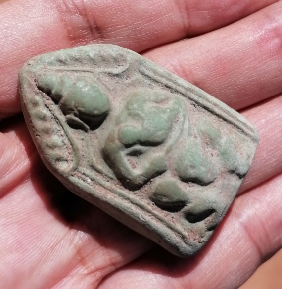 ขุนแผนขี่โหงพราย​ หลวงพ่อกวย​ วัดโฆษิตาราม​ เนื้อผงพุทธคุณ​ ยุคต้น​ เคาะเดียว  