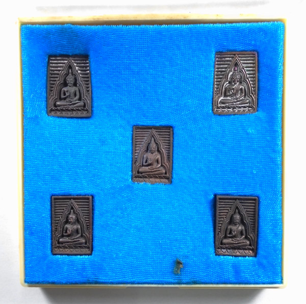 พระหลวงพ่อวัดปากน้ำ รุ่นเมตตา กรุณา รวมชุด 5 พิมพ์ ปี 2534