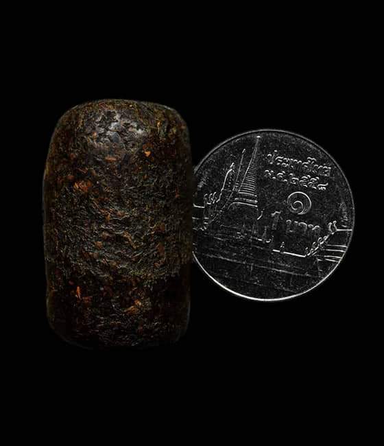 ""ลูกอมชานหมาก"" เป็นเครื่องรางอย่างหนึ่ง เป็นของดีที่ครูบาอาจารย์มอบให้แก่ลูกศิษย์ เพื่อเอาไว้บูชา