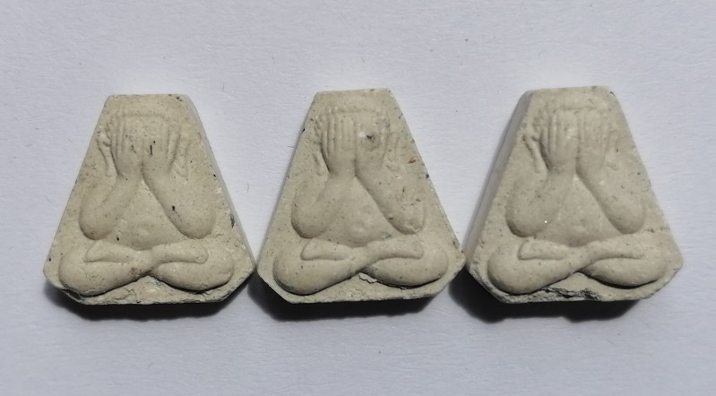 พระปิดตาสาริกา​"เหนือดวง" หลวงปู่จื่อ วัดเขาตาเงาะอุดมพร จ.ชัยภูมิ​ ปี​ 2563​ เคาะเดียว