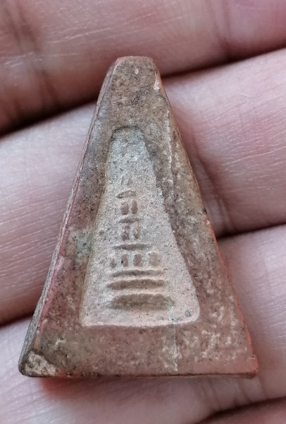 พระผงสุพรรณ รุ่นจงอางศึก วัดพระศรีรัตนมหาธาตุ จ.สุพรรณบุรี ปี 2510-2511 เคาะเดียว  