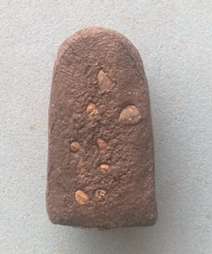 หลวงพ่อทวด วัดห้วยมงค รุ่นอภินิหาร 555  เนื้อว่านคลุกรัก ผสมดินกากยายักษ์ และมวลสาร พร้อมกล่องเดิม