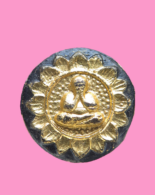 พระปิดตาบัวบาน ลงทอง เจ้าคุณวิเชียร วัดเครือวัลย์ 