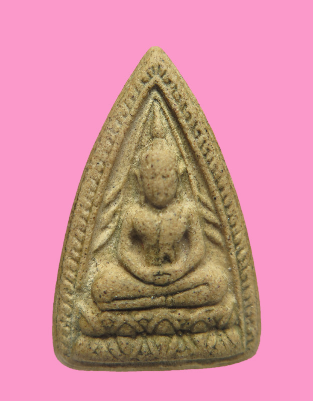 พระผงเขี้ยวแก้วพิมพ์นางของ ลพ.ก๋วน วัดตะเคียนทอง จ.ระยอง 