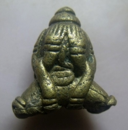 **เบา​ๆ​**พระปิดตามหาอุตม์ หลังยันต์ เนื้อโลหะผสม เก่าๆ ไม่ทราบที่**สวยๆ เชิญชมครับ