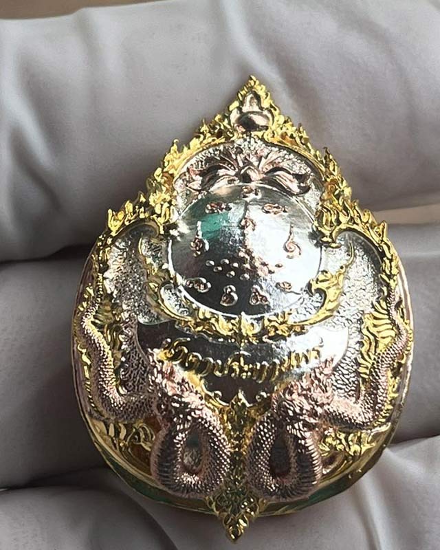 หลวงปู่จื่อ หลวงปู่จือ วัดเขาตาเงาะ ชัยภูมิ งานพุทธศิลป์ ชุดกรรมการ เนื้อ 3 K ลงยาม่วง