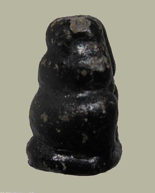 หายาก !!! พระปิดตานั่งยอง "พะพือ" หลวงปู่โทน วัดบูรพา จ.อุบลราชธานี  เนื้อผงจุ่มรัก