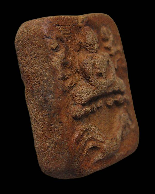 พิมพ์ไก่หางสามเส้น พิมพ์เล็ก หลวงพ่อปาน โสนันโทเถระ วัดบางนมโค จ.พระนครศรีอยุธยา