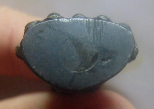 **เบา​ๆ​**พระกริ่งหลังพระปิดตา เนื้อโลหะผสม เก่าๆ ไม่ทราบที่**สวยๆ เชิญชมครับ