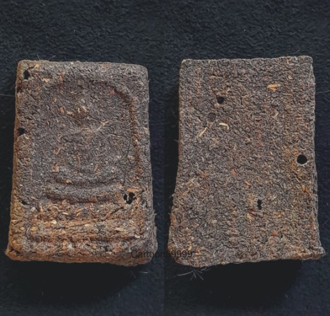 พระสมเด็จผงยาจินดามณี หลวงปู่เพิ่ม วัดกลางบางแก้ว จ.นครปฐมครับ องค์พิเศษมีเส้นเกษาครับ