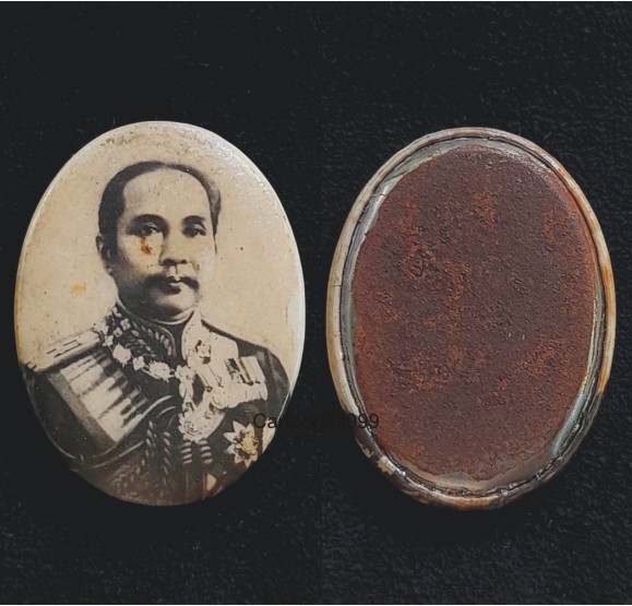 ล็อกเก็ต เสด็จพ่อ ร.๕ งานเก่า ขาว-ดำ ตัวถังสังกะสี สวยๆ สมบูรณ์สุดๆ ครับ