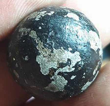 *ลูกอมผงเทา จุ่มรัก หลวงพ่อพริ้ง วัดบางปะกอก*