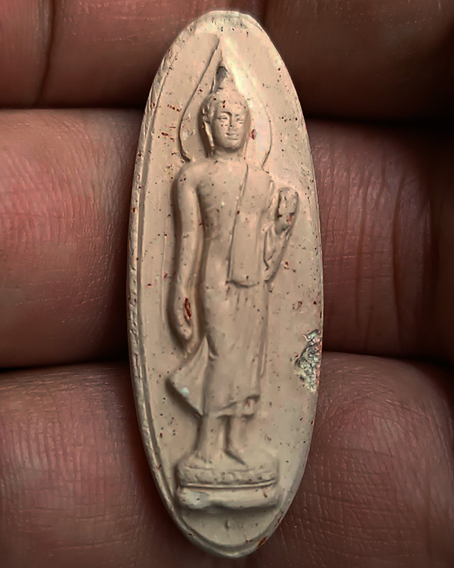 1.พระ 25 พุทธศตวรรษ เนื้อดินแร่ พิมพ์สายสิญจน์ พร้อมกล่องกำมะหยึ่สวยงาม