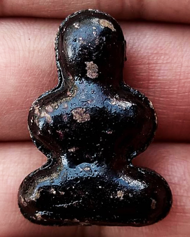 ปิดตาวัดสะพานสูง พิมพ์ใหญ่หลังยันต์นะ พ.ศ. 2532 เนื้อผงมวลสารพระเก่าสมัยหลวงปู่เอี่ยม