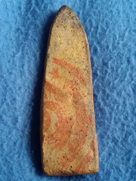 พระลีลาฝักดาบหลังปั๊มตราวัด หลวงพ่อกวย วัดโฆษิตาราม จ. ชัยนาท เนื้อดิน