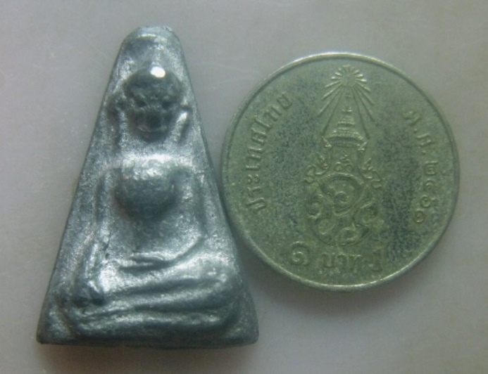 **เบา​ๆ​**พระพิมพ์ผงสุพรรณ เนื้อชินเงินหลังลายผ้า เก่า ไม่ทราบที**ไขปรอทสวยๆ เชิญชมครับ 