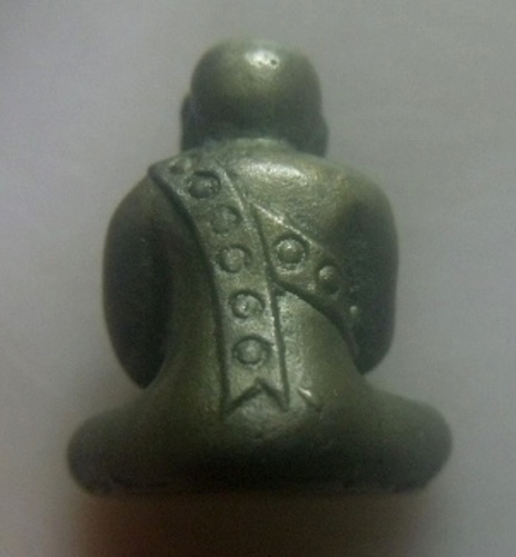 **เบาๆ**พระปิดตามหาลาภ หล่อลอยองค์ เนื้อสำริด เก่าๆ ไม่ทราบที**สวยๆ เชิญชมครับ