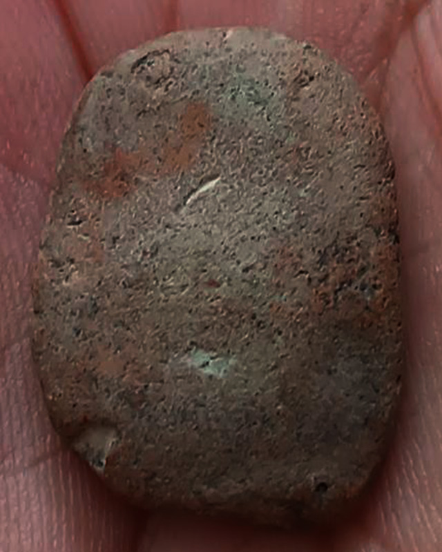 พระกรุเนื้อดินเก่าๆ ไม่ใช่หลวงพ่อเข่ง สูง 2.3 ซ.ม. พระบ้านเก่าเก็บหลายสิบปี ไม่ทราบกรุ