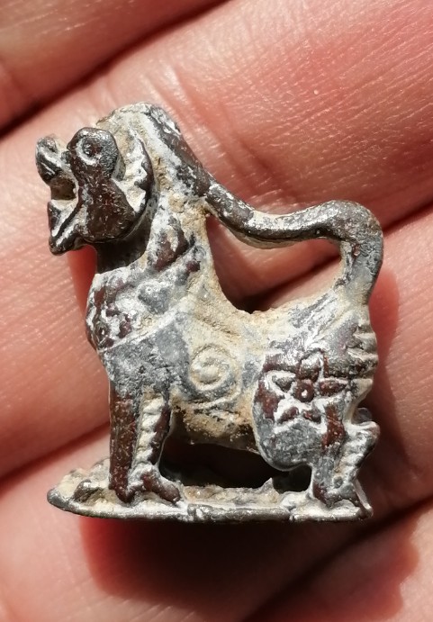 สิงห์คอยาวเนื้อตะกั่วสนิมแดง หลวงพ่อกวย วัดโฆสิตาราม​ จ.ชัยนาท ปี​ 2521​ เคาะเดียว      