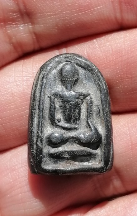 พระไม่ทราบที่ เคาะเดียว   