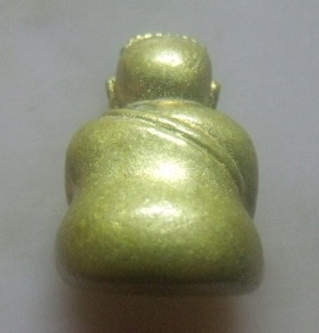 **เบาๆ**พระปิดตามหาลาภ เนื้อโลหะผสม เก่าๆไม่ทราบที่**ใต้ฐานตอกโค้ด+หมายเลข สวยๆ เชิญชมครับ