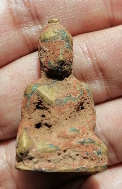 พระไม่ทราบที่ เคาะเดียว   