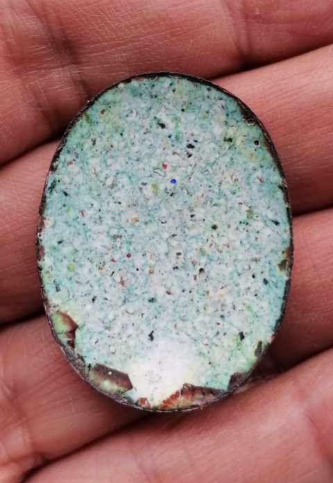 ล็อคเก็ตพิมพ์ใหญ่รูปไข่ หลวงปู่ทิม อิสริโก ออกวัดโพธิสัมพันธ์ ปี 2517 เคาะเดียว