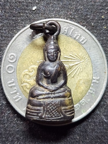 วัดโสธรวรารามวรวิหาร จังหวัดฉะเชิงเทรา พระกริ่งเล็ก หลวงพ่อโสธร ปี 2512 พิมพ์มีหู (หรือห่วงในตัว) 