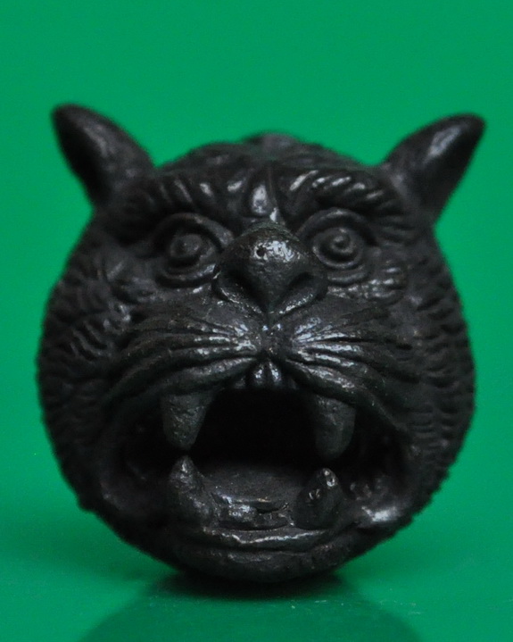 ลูกอมพญาเสือ หลวงพ่อไสว วัดปราสาทเขาพนมรุ้ง 