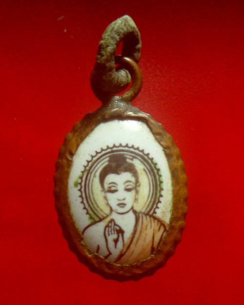 ล็อกเก็ตหินสี พระพุทธเจ้า หลังพุทธคยา หลวงพ่อผินะ วัดสนมลาว สระบุรี