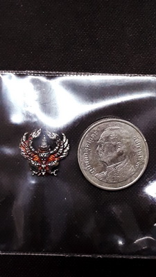 พญาครุฑ พิมพ์จิ๋ว รุ่น"เสาร์๕ จอมราชันย์"หลวงพ่อนพวรรณ วัดเสมานิมิตร จ.อยุธยา เนื้อทองประกายรุ้ง