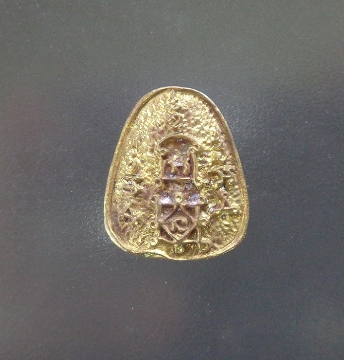 พระปิดตา หลวงพ่อยิด วัดหนองจอก จ.ประจวบคีรีขันธ์ ปี ๒๕๓๗ เนื้อทองทิพย์ สวยครับ