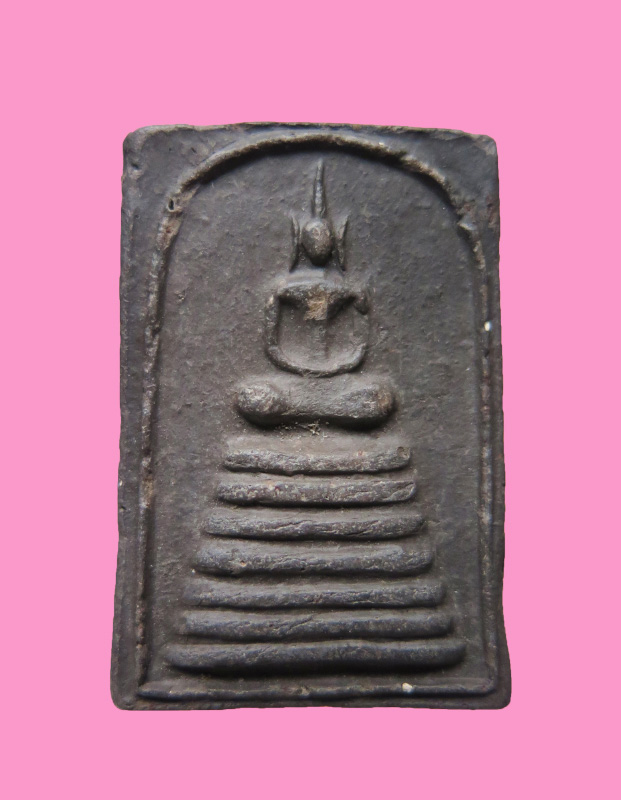 สมเด็จเก้าชั้น หลวงพ่อกวย 